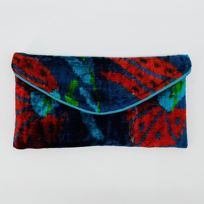 carpet handbag
carpet bag
carpet purse