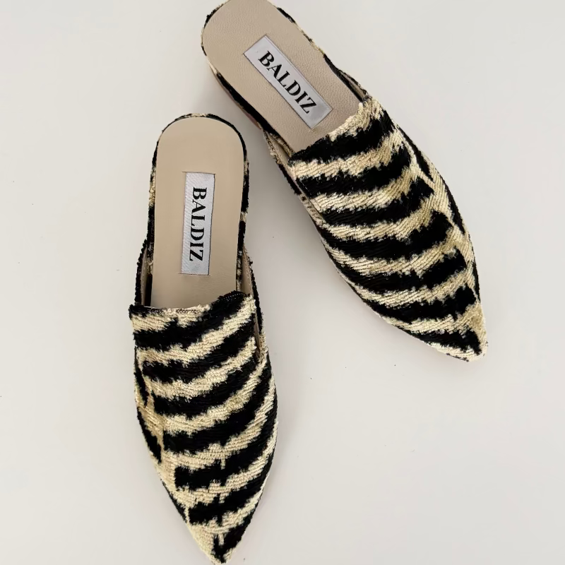 Black and Cream Amelia Slide