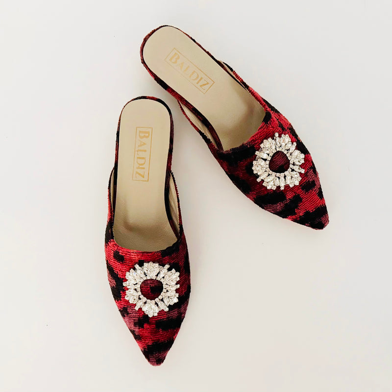 Crimson Safari Nora Cocktail Slide