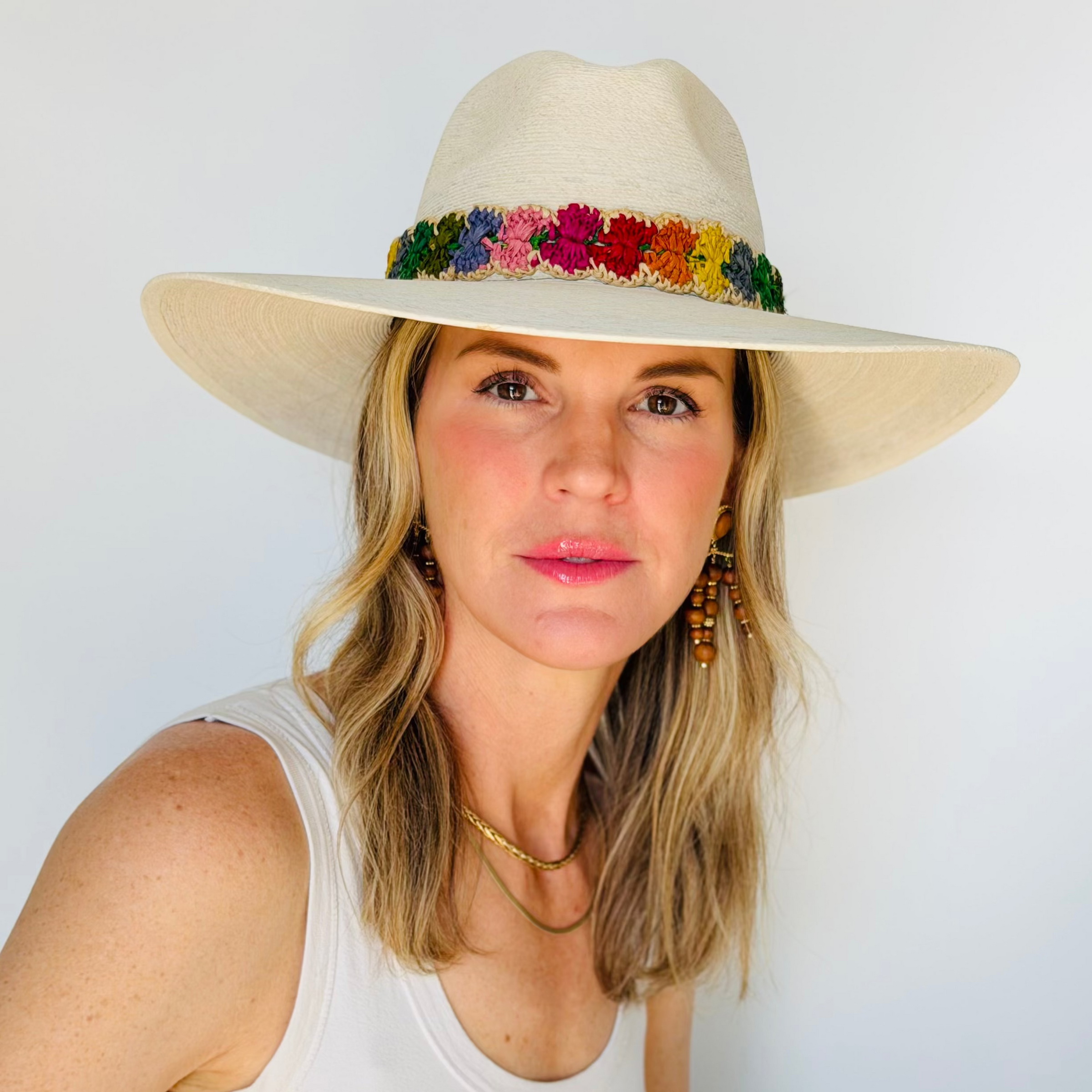 Baldiz Eggshell Palm Hat with Rainbow Raffia Band