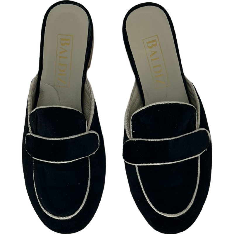 Black with White Piping Poppy Slide