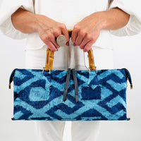 carpet handbag
carpet bag
carpet purse