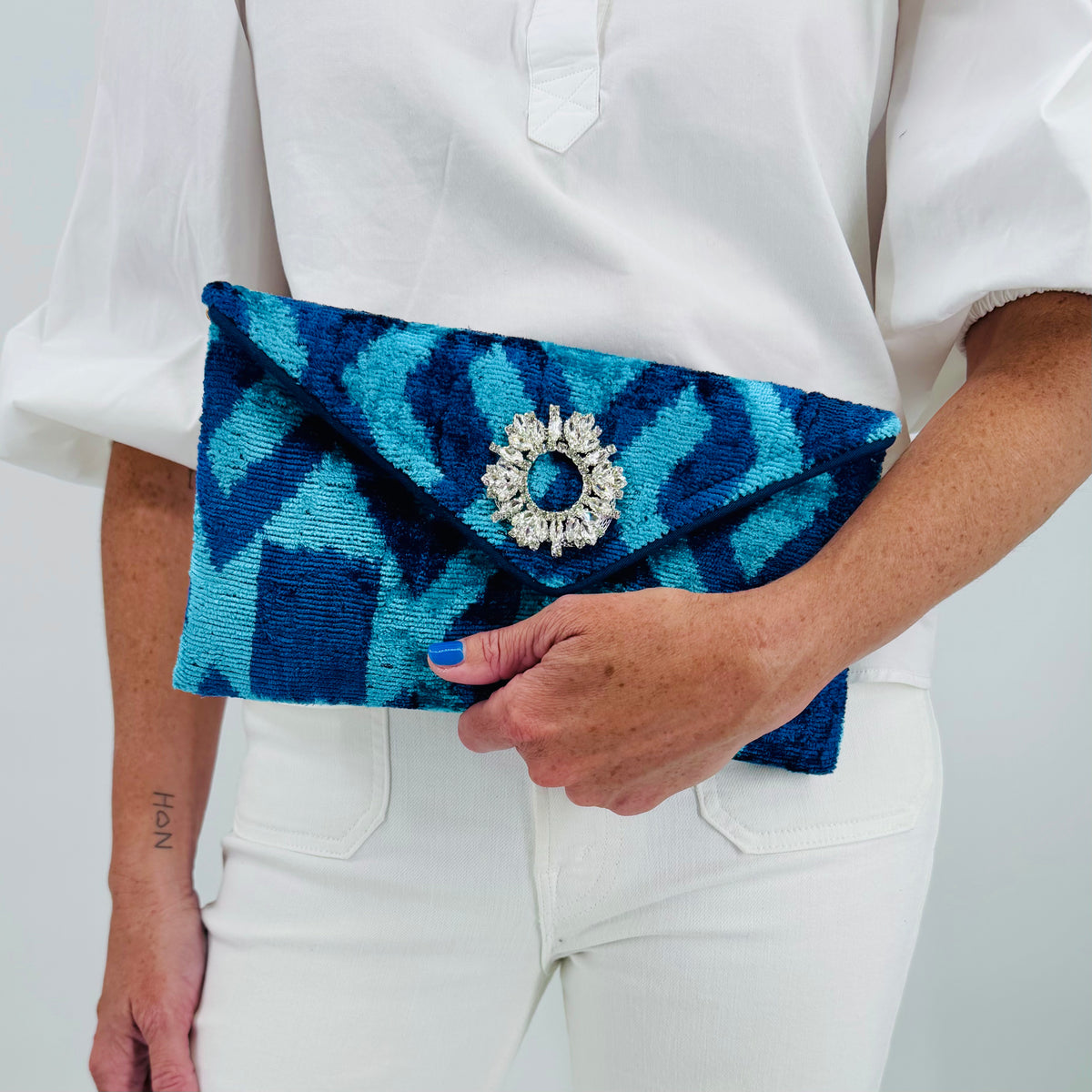 carpet handbag
carpet bag
carpet purse