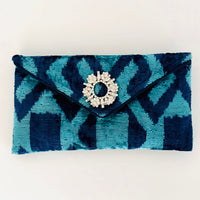 carpet handbag
carpet bag
carpet purse
