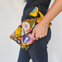 carpet handbag
carpet bag
carpet purse