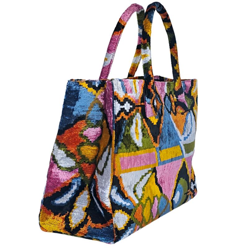 carpet handbag
carpet bag
carpet purse