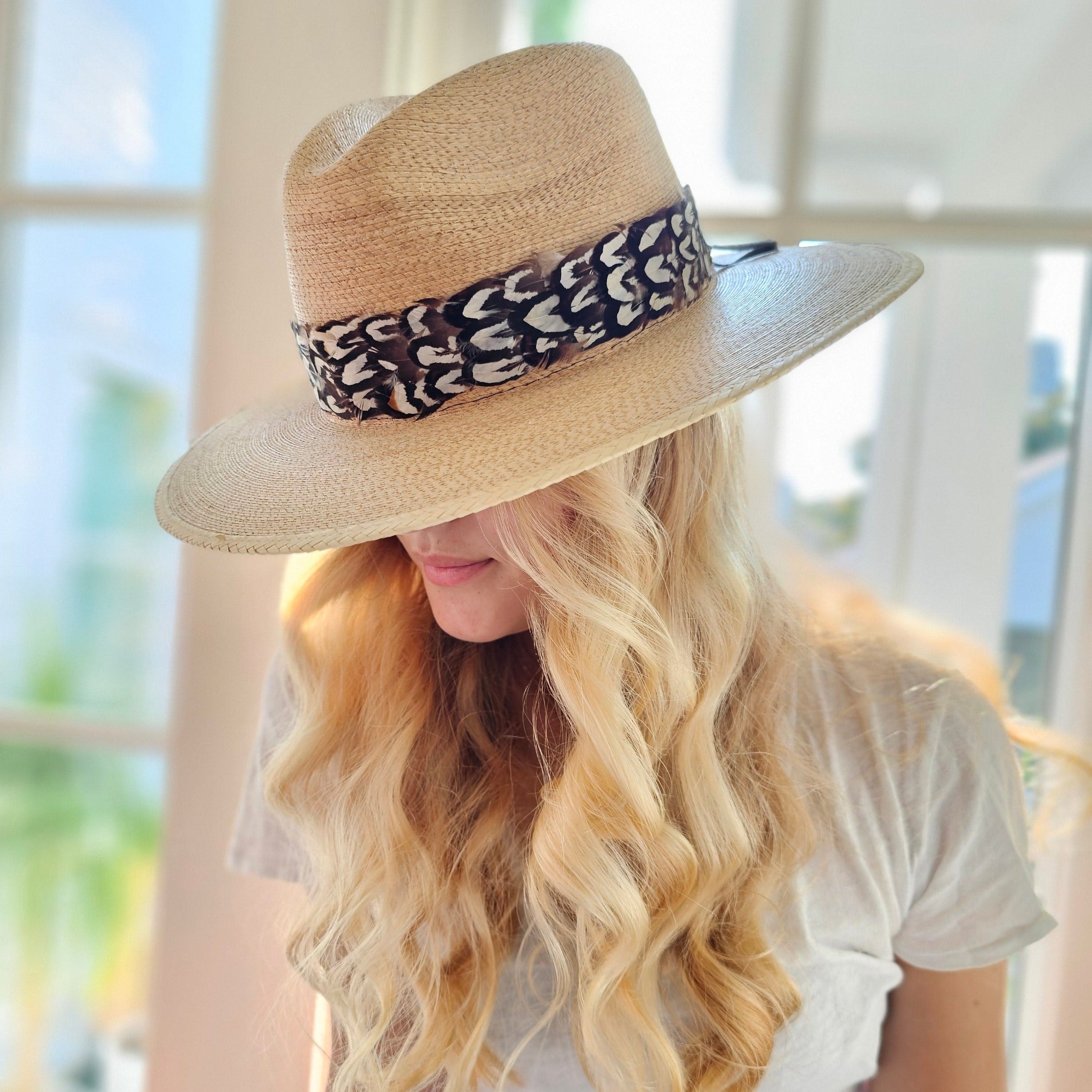 Sand Palm Hat with Brown and White Feather