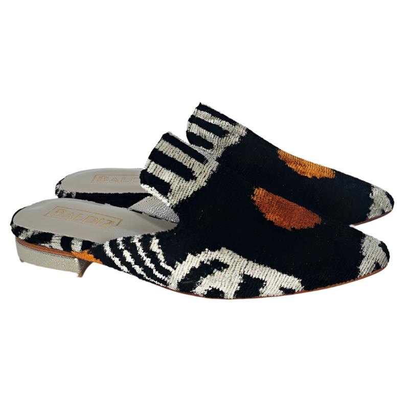 Black and White with Orange Dot Amelia